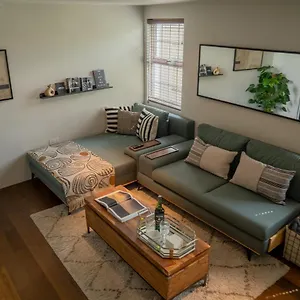 No 33 Stylish And Modern 1 Bed Apartment